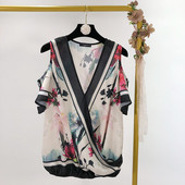 Bluză de damă cu decolteu în V și umerii goi