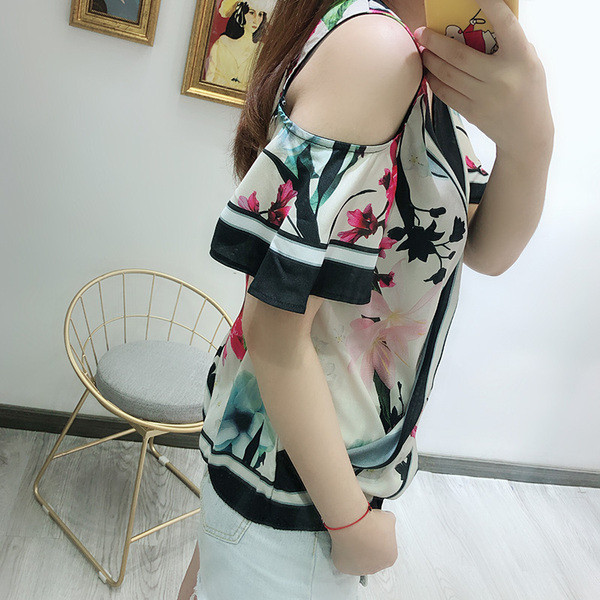 Bluză de damă cu decolteu în V și umerii goi