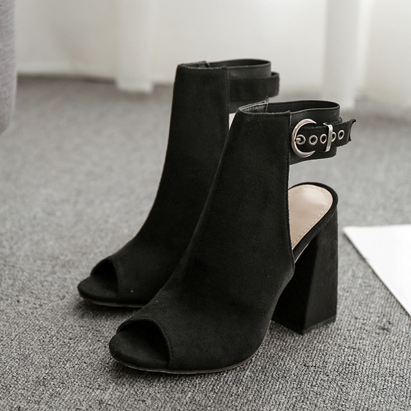 Sandale de dama topice cu toc gros de culoare neagra