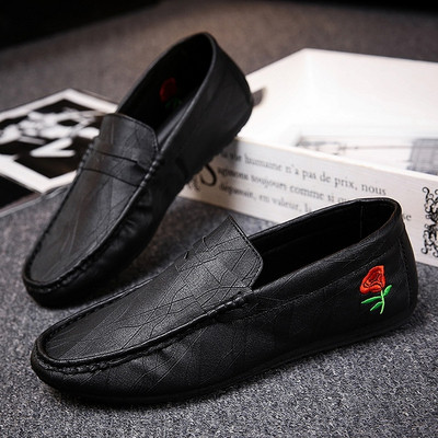 Модерни мъжки мокасини в три цвята с бродерия