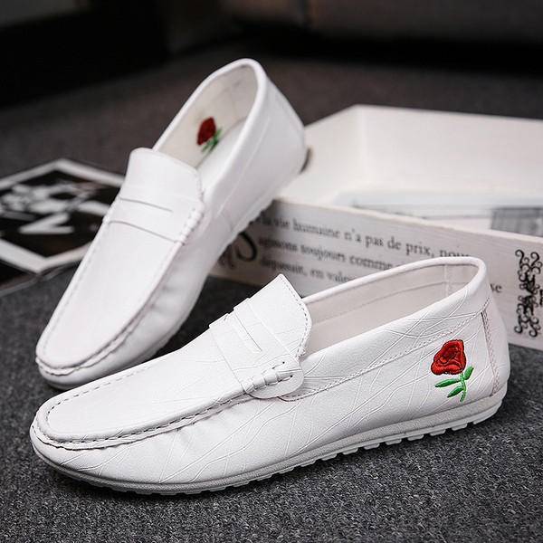 Модерни мъжки мокасини в три цвята с бродерия 