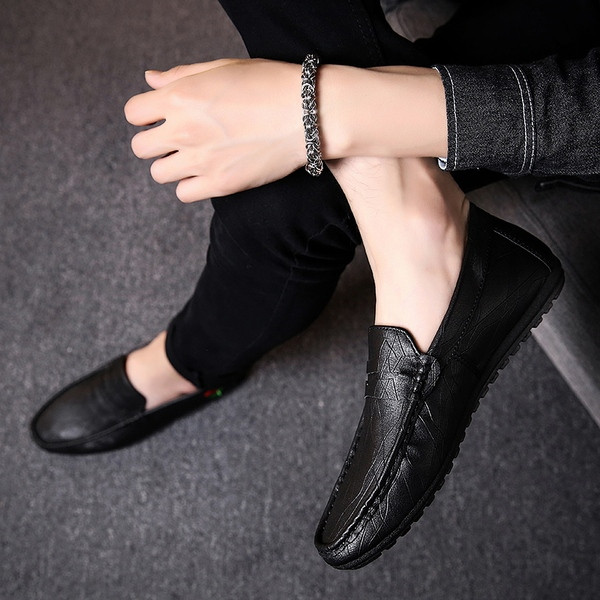 Модерни мъжки мокасини в три цвята с бродерия 