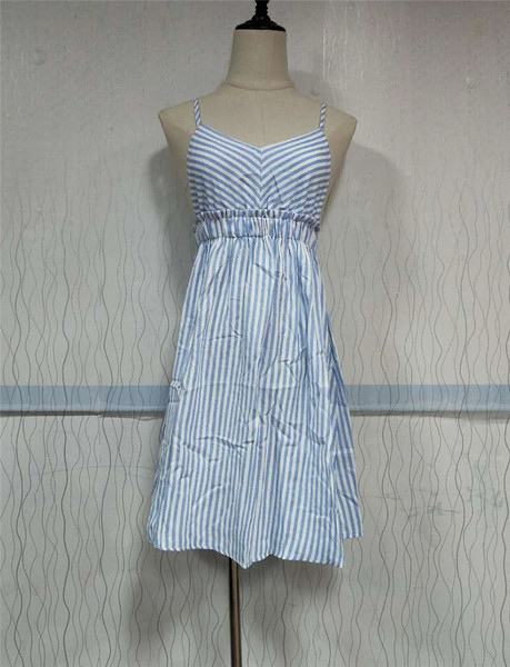 Rochie de dama in dungi cu decolteu in V si bretele subtiri