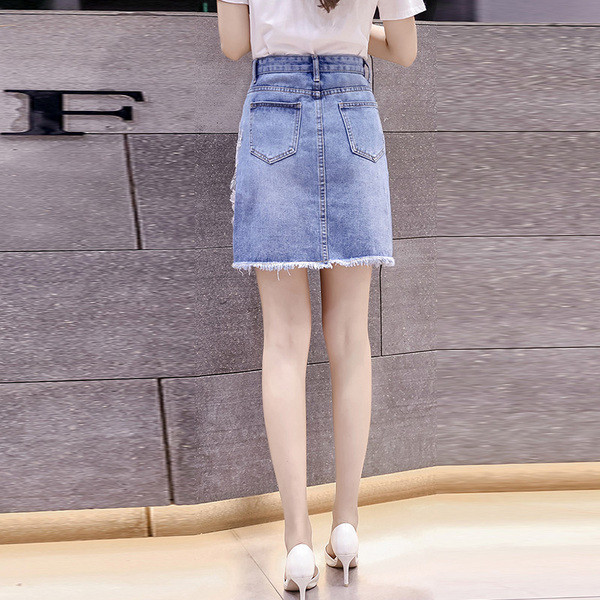 Дънкова дамска пола с флорални мотиви и висока талия