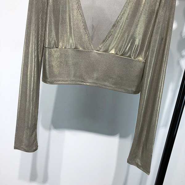 Bluză scurtă de damă cu decolteu în V și mâneci lungi de culoare argintie