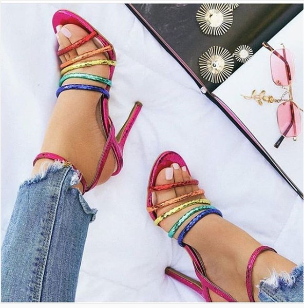 Sandale moderne de damă colorate cu toc înalt