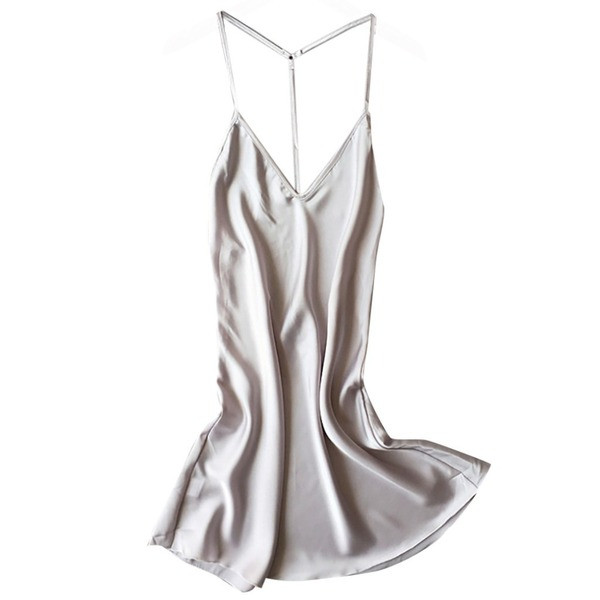 O cămașă de noapte eterică pentru femei în diferite culori