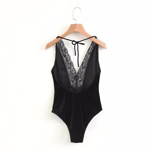 Body elegant de dama cu bretele de culoare neagra si dantela