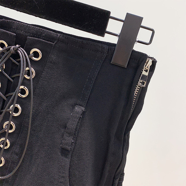 Pantaloni scurți de damă cu talie înaltă și cravate