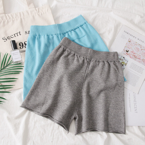 Pantaloni scurti sport de damă în patru culori