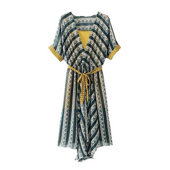 Model actual de rochie de dama cu maneci late