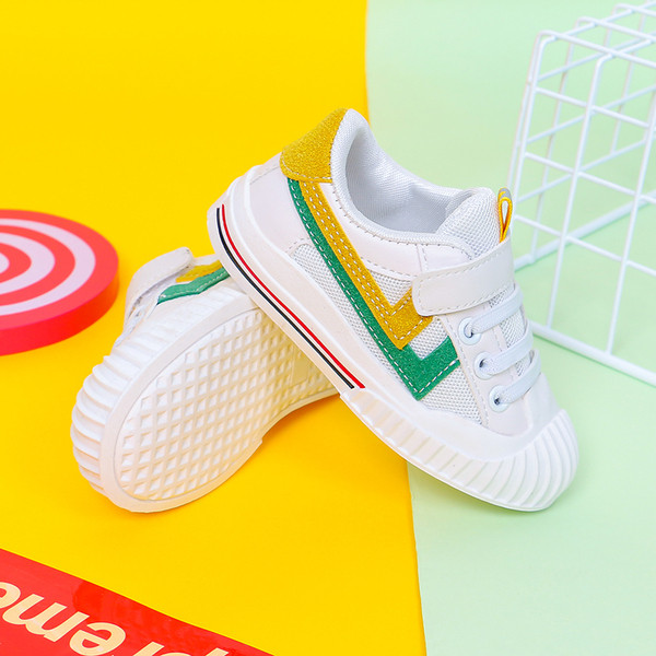 Model nou de adidasi copii in doua culori pentru baieti