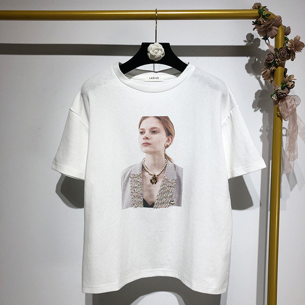 Tricou dama cu aplicatie cu paiete si perle