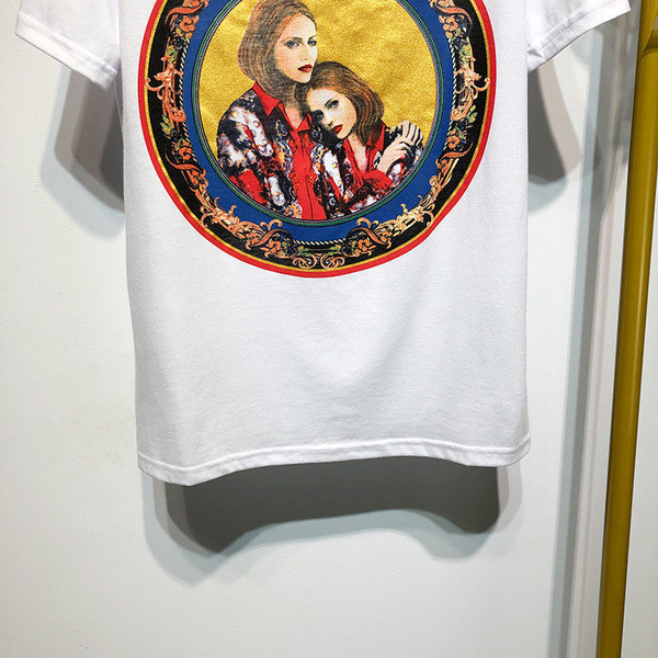 Bluză de damă cu aplicație și mâneci scurte în culoarea albă