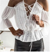 Bluză de damă elegantă cu umerii goi, în alb