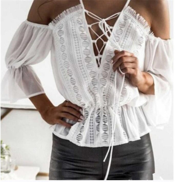 Bluză de damă elegantă cu umerii goi, în alb