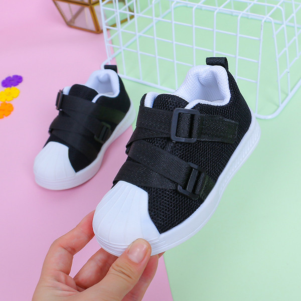 Tenisi copii in trei culori pentru baieti si fete