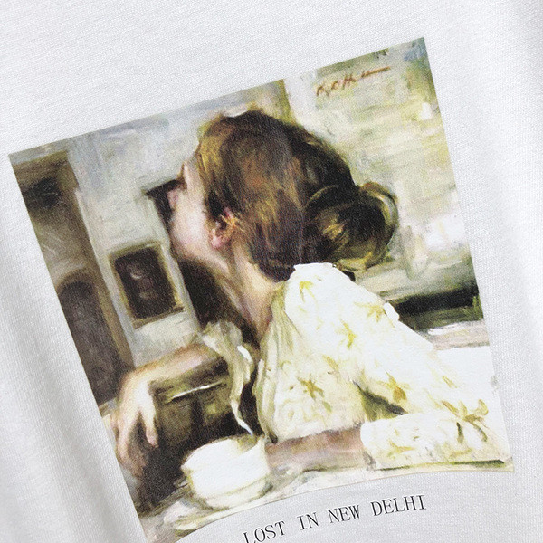 Tricou alb cu aplicatie si maneci scurte cu dantela