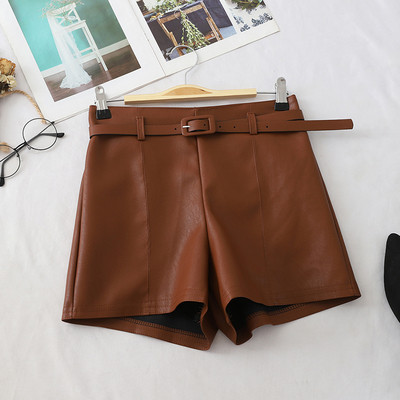 Pantaloni scurti de dama din imitatie de piele cu curea in mai multe culori