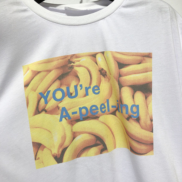 Tricou cu maneci scurte si aplicatie alb