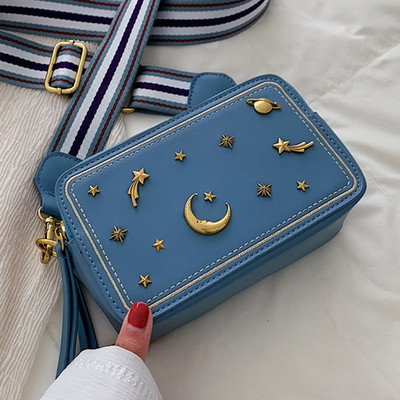 Geanta de dama actuala in cinci culori cu elemente metalice