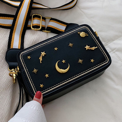 Geanta de dama actuala in cinci culori cu elemente metalice