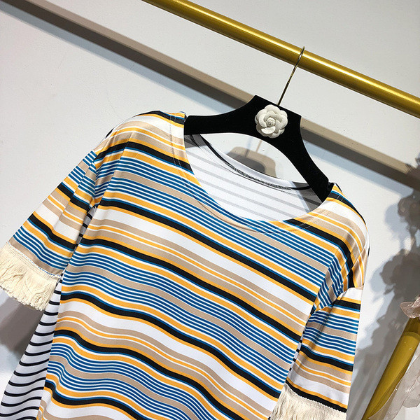 Bluză de damă în dungi, cu mâneci scurte și franjuri