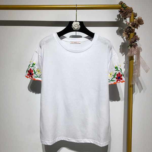 Tricou alb cu maneca scurta cu broderie