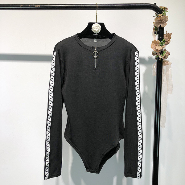 Corp de damă cu mâneci lungi și margine în negru