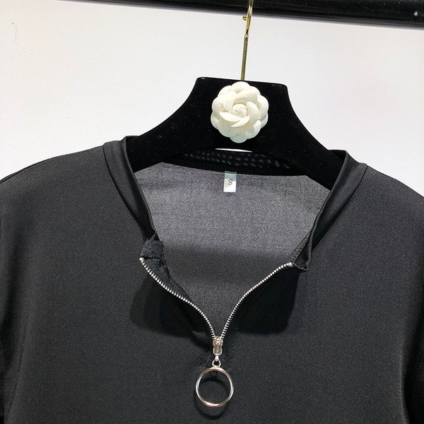 Corp de damă cu mâneci lungi și margine în negru