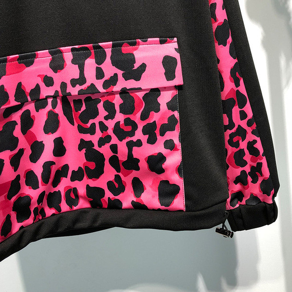 Hanorac de damă cu mânecă lungă în negru și model animal