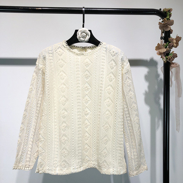 Дамска дантелена блуза с къс ръкав в бял цвят