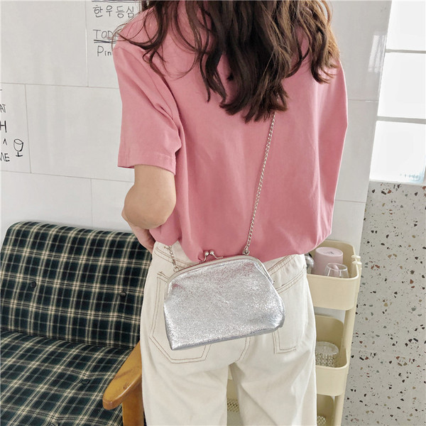 Geanta eleganta de culoare argintie