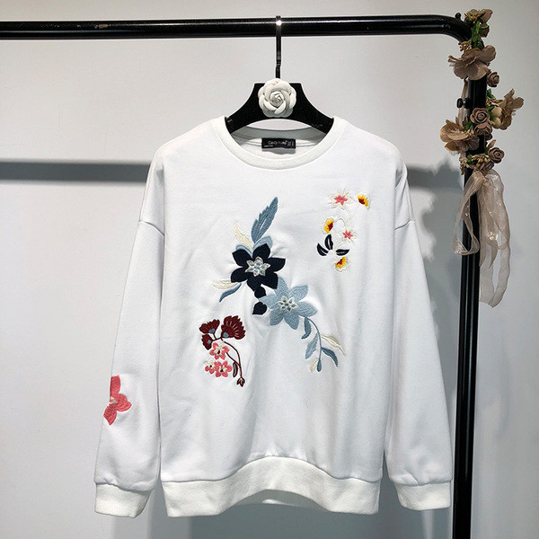 Bluza de dama cu decolteu oval si maneci lungi in doua culori cu broderie