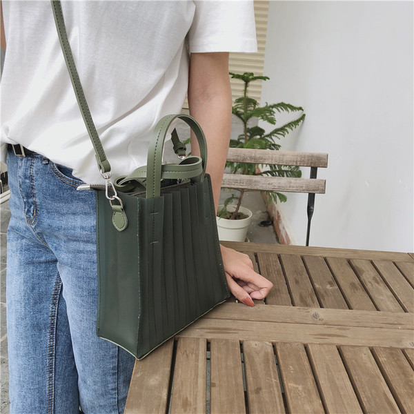 Geanta de dama moderna in roz si verde