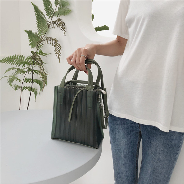 Geanta de dama moderna in roz si verde