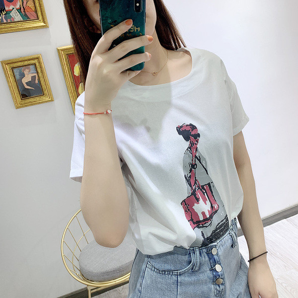 Tricou alb de dama cu aplicatie