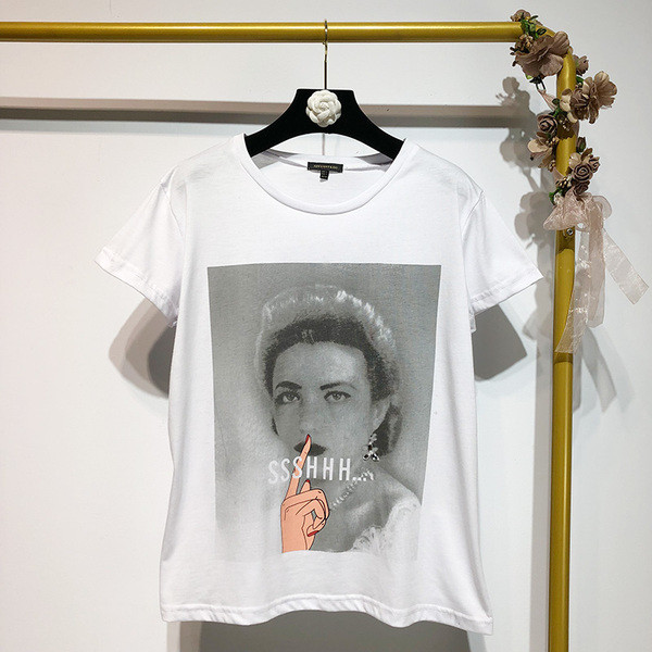 Tricou cu maneci scurte si aplicatie alb