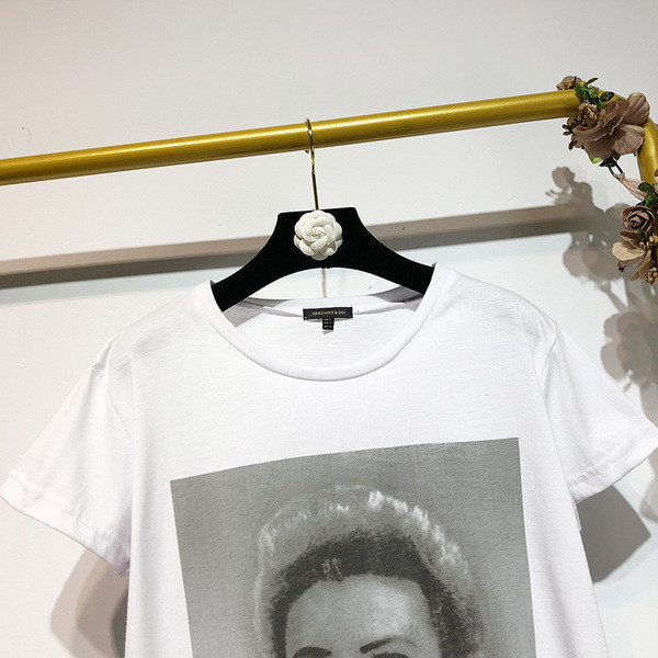 Tricou cu maneci scurte si aplicatie alb