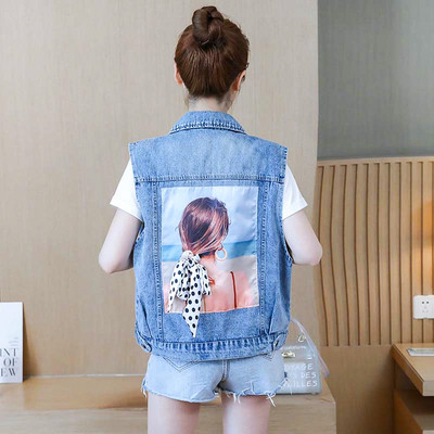 Vesta de dama din denim cu aplicatie colorata pe spate