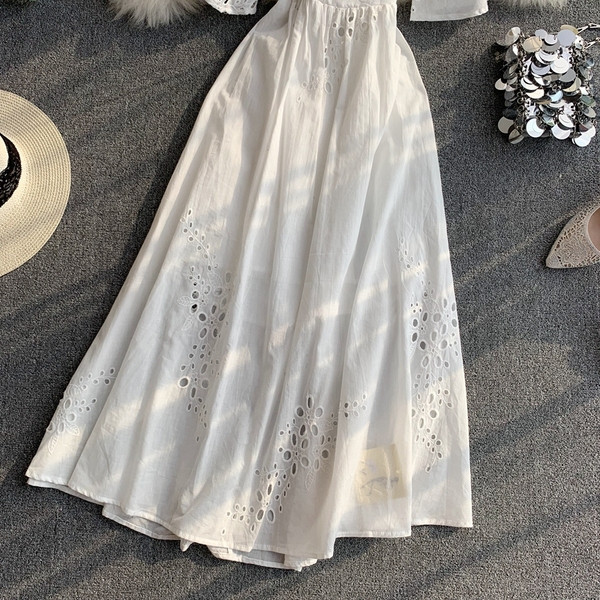 Rochie de dama cu maneci lotus in alb si dantela