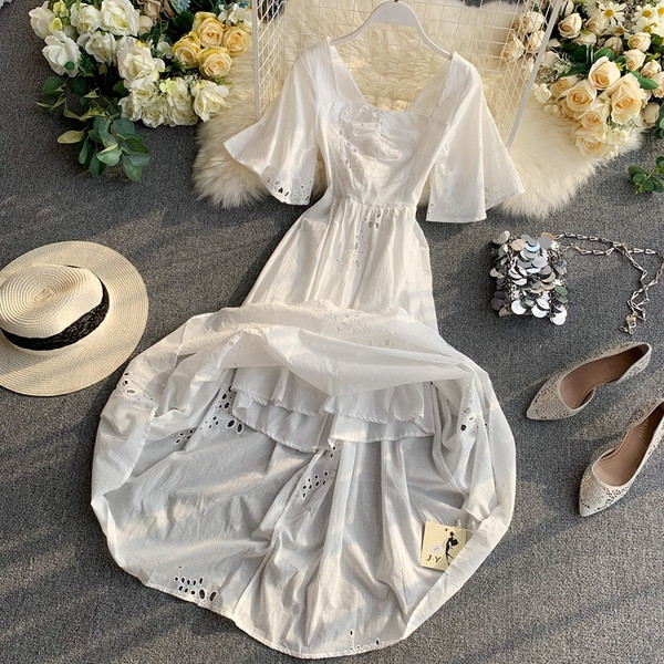 Rochie de dama cu maneci lotus in alb si dantela