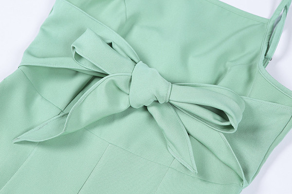 Μοντέρνες γυναικείες  ολοσωμες φόρμες με λεπτούς ιμάντες ώμου και κορδόνια  σε πράσινο χρώμα