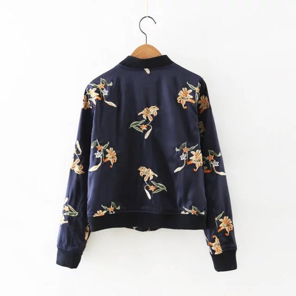 Geaca subtire de dama cu broderie in doua culori