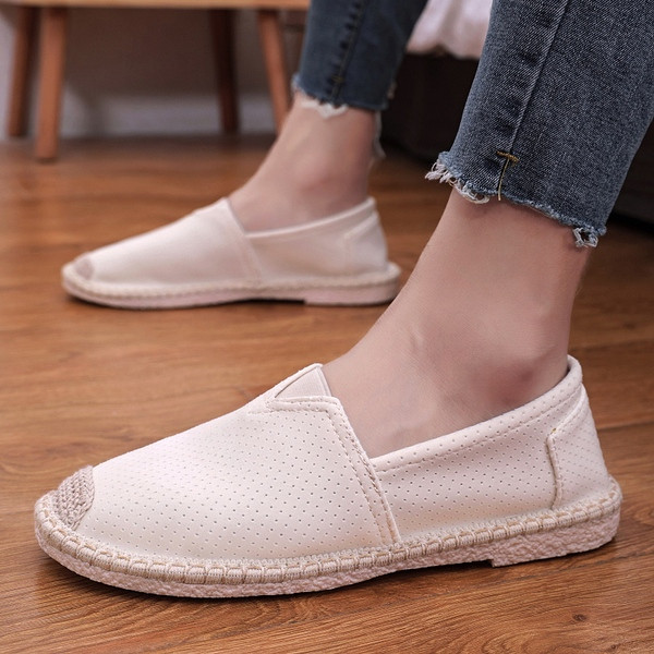 Mocasini actuali pentru bărbați - în trei culori