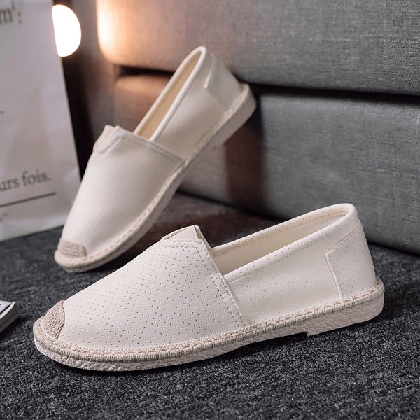 Mocasini actuali pentru bărbați - în trei culori