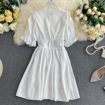 Rochie modernă de damă cu decolteu în V în alb