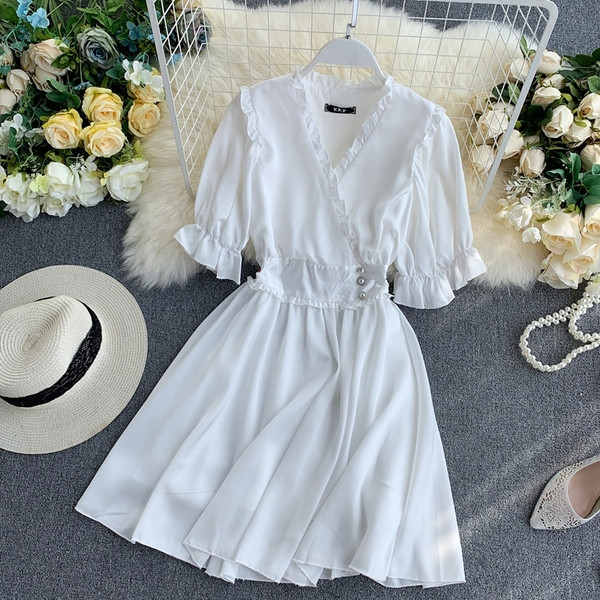 Rochie modernă de damă cu decolteu în V în alb