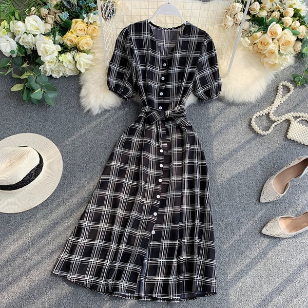 Rochie dama in carouri cu nasturi in mai multe culori