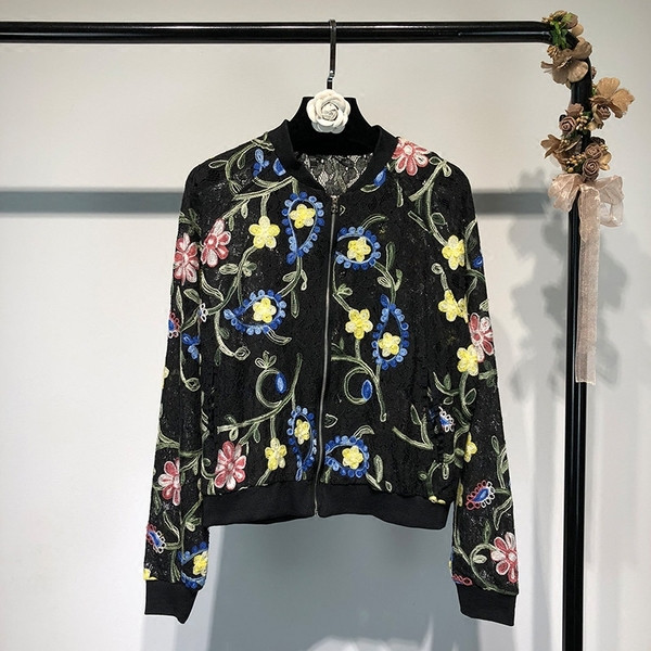 Дамско тънко яке в черен цвят с дантела и бродерия 